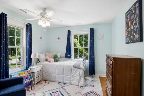 208 Parkview Road Riverside IL 60546