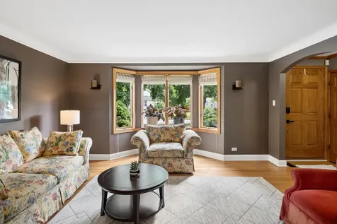 208 Parkview Road Riverside IL 60546