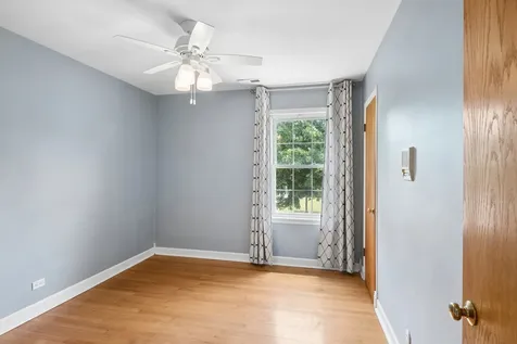 208 Parkview Road Riverside IL 60546