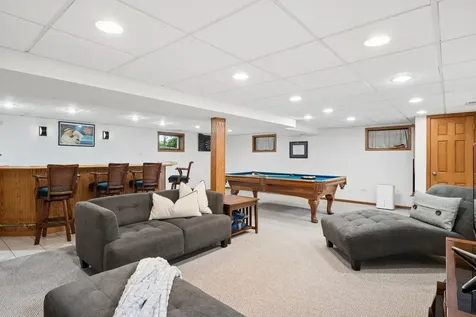 208 Parkview Road Riverside IL 60546