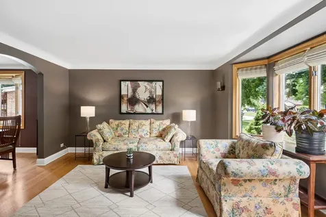 208 Parkview Road Riverside IL 60546