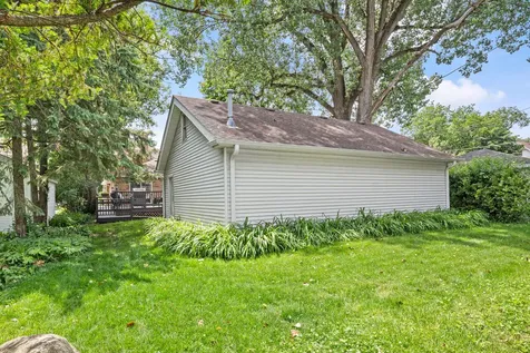 208 Parkview Road Riverside IL 60546
