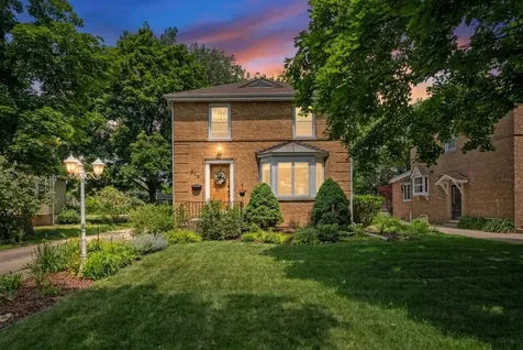 208 Parkview Road Riverside IL 60546