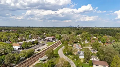 208 Parkview Road Riverside IL 60546