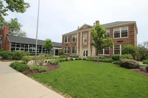 208 Parkview Road Riverside IL 60546