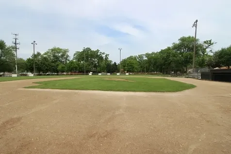 208 Parkview Road Riverside IL 60546