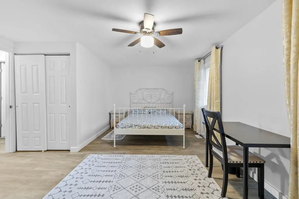 422 Gainsborough Court Bolingbrook IL 60440