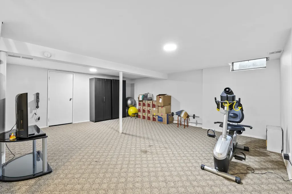 422 Gainsborough Court Bolingbrook IL 60440