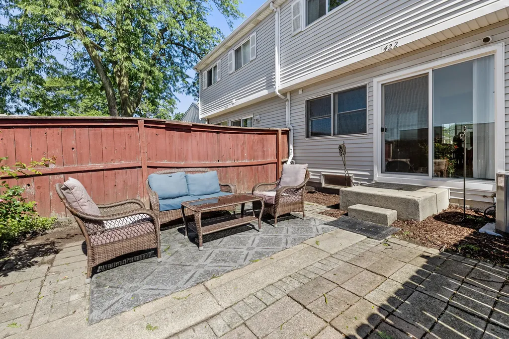 422 Gainsborough Court Bolingbrook IL 60440