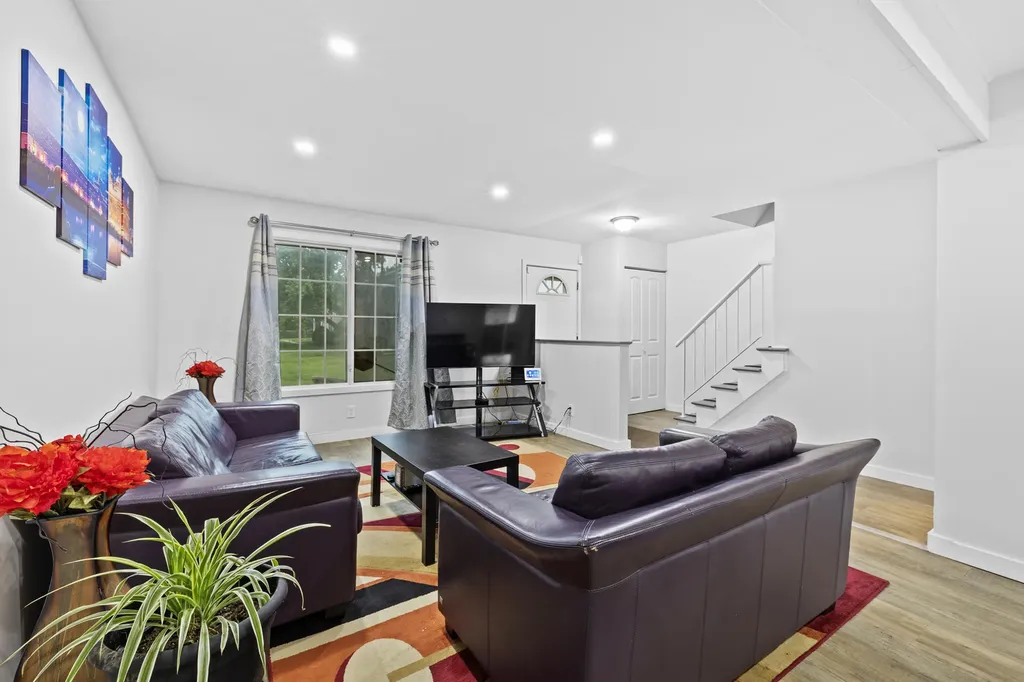 422 Gainsborough Court Bolingbrook IL 60440