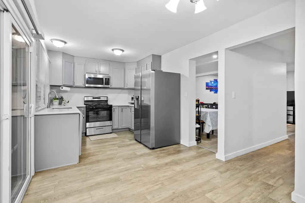 422 Gainsborough Court Bolingbrook IL 60440