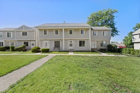 422 Gainsborough Court Bolingbrook IL 60440