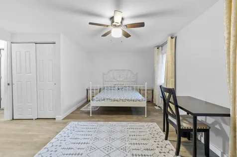 422 Gainsborough Court Bolingbrook IL 60440