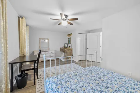 422 Gainsborough Court Bolingbrook IL 60440