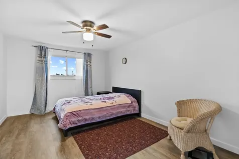 422 Gainsborough Court Bolingbrook IL 60440