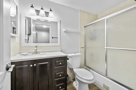422 Gainsborough Court Bolingbrook IL 60440