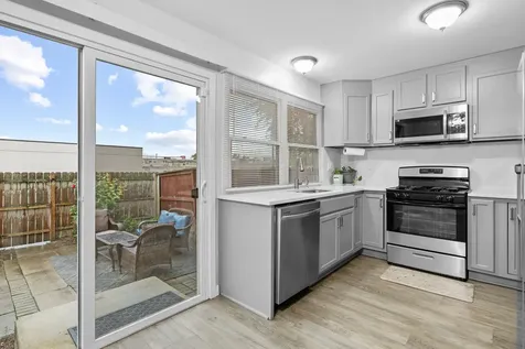 422 Gainsborough Court Bolingbrook IL 60440