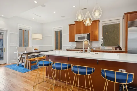 1065 North Marshfield Avenue Chicago IL 60622