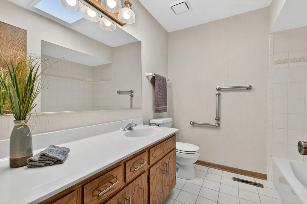 18158 Vermont Court Orland Park IL 60467