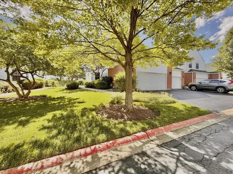 110 Pembroke Circle Lake Bluff IL 60044