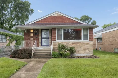 9 East 144th Street Riverdale IL 60827