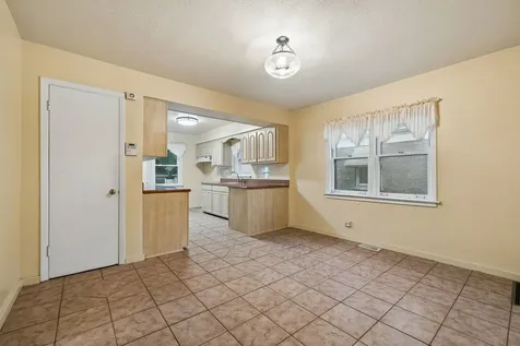 9 East 144th Street Riverdale IL 60827