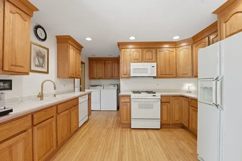 213 Edgeware Road Elk Grove Village IL 60007