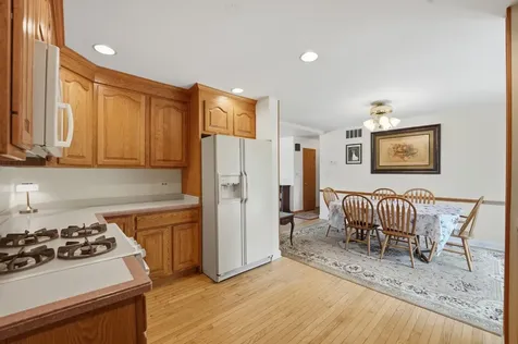 213 Edgeware Road Elk Grove Village IL 60007