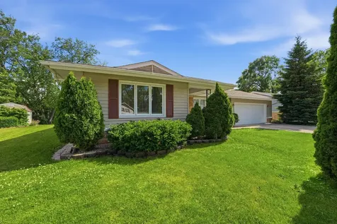 213 Edgeware Road Elk Grove Village IL 60007