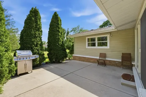 213 Edgeware Road Elk Grove Village IL 60007