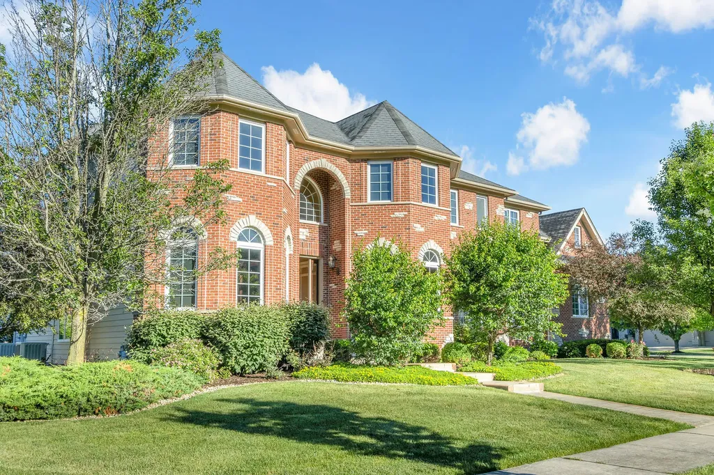 1948 Saddle Farm Lane Naperville IL 60564