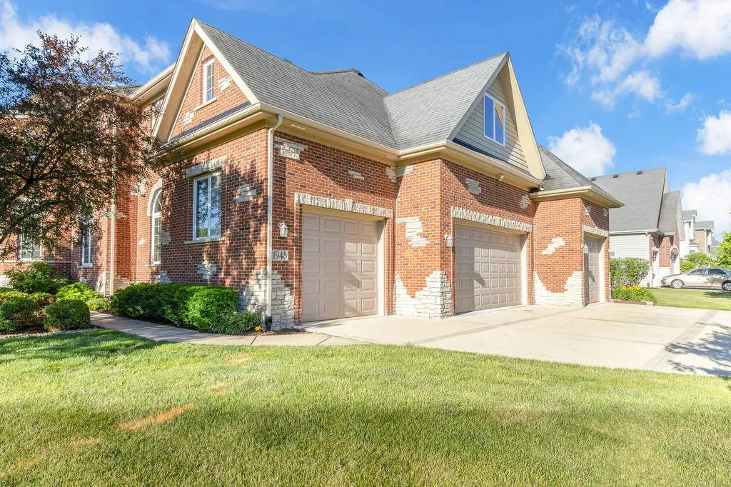 1948 Saddle Farm Lane Naperville IL 60564