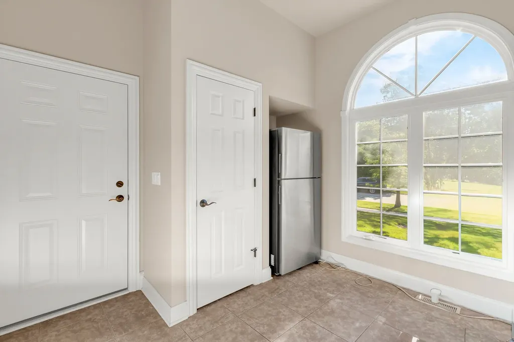 1948 Saddle Farm Lane Naperville IL 60564