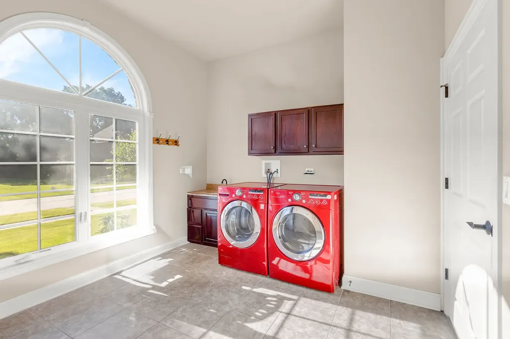 1948 Saddle Farm Lane Naperville IL 60564