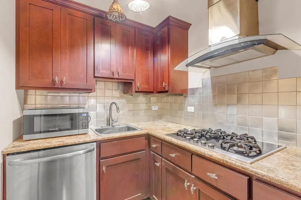 1948 Saddle Farm Lane Naperville IL 60564