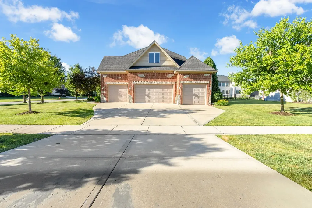 1948 Saddle Farm Lane Naperville IL 60564