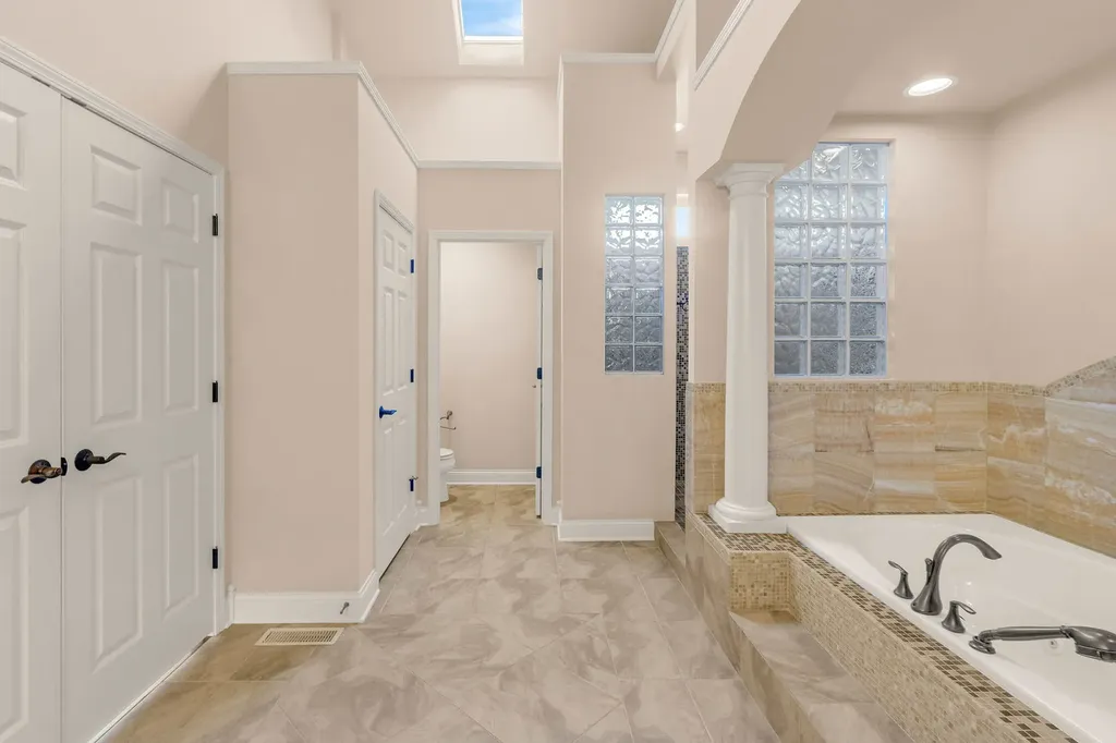 1948 Saddle Farm Lane Naperville IL 60564