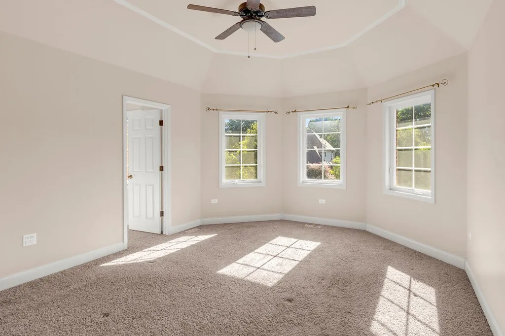 1948 Saddle Farm Lane Naperville IL 60564