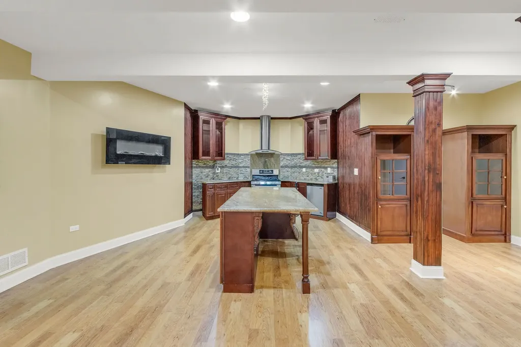 1948 Saddle Farm Lane Naperville IL 60564