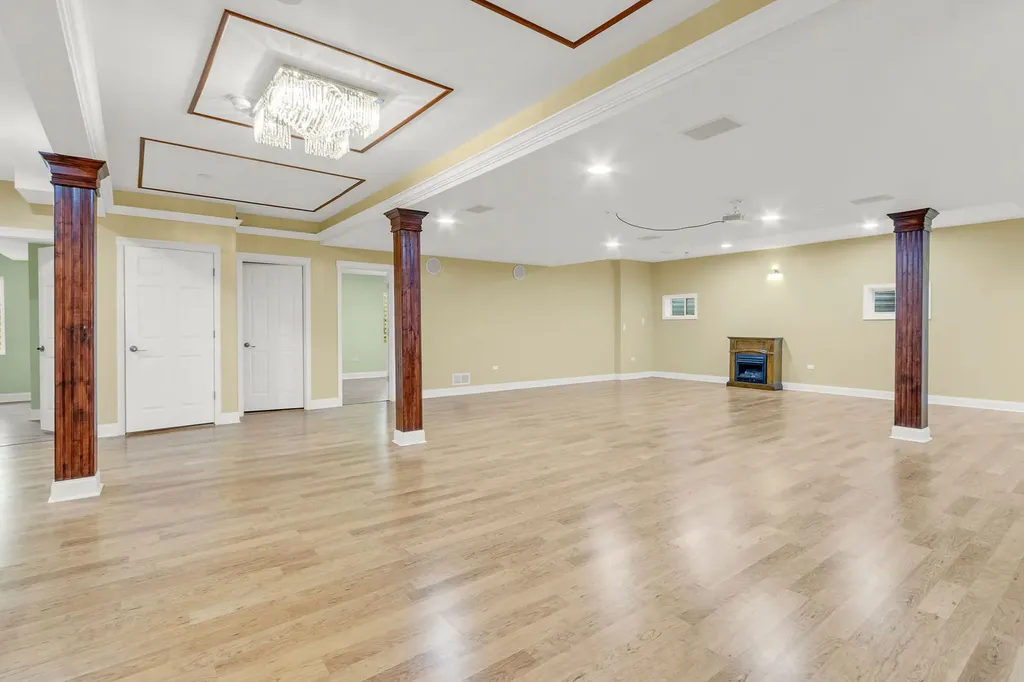 1948 Saddle Farm Lane Naperville IL 60564