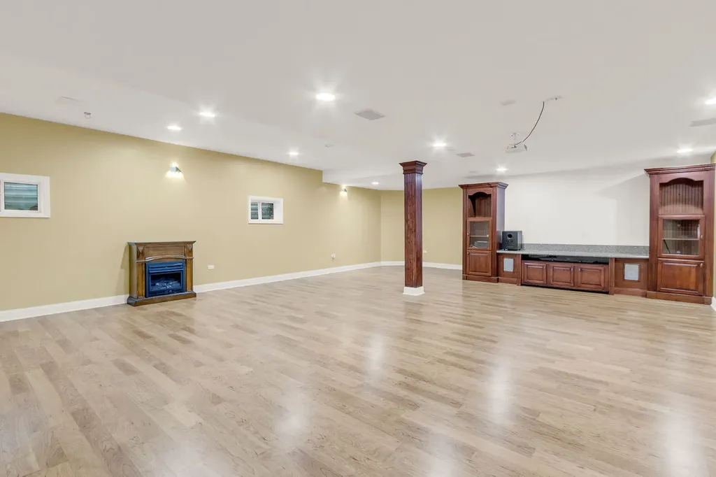 1948 Saddle Farm Lane Naperville IL 60564