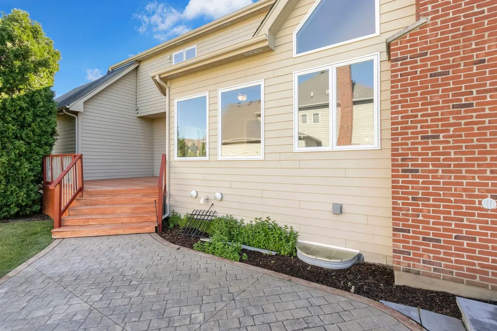 1948 Saddle Farm Lane Naperville IL 60564