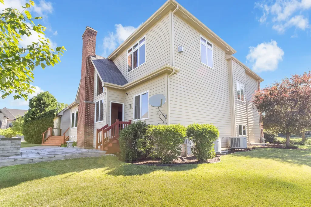 1948 Saddle Farm Lane Naperville IL 60564
