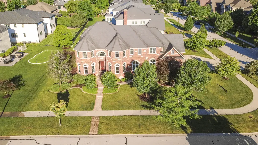 1948 Saddle Farm Lane Naperville IL 60564