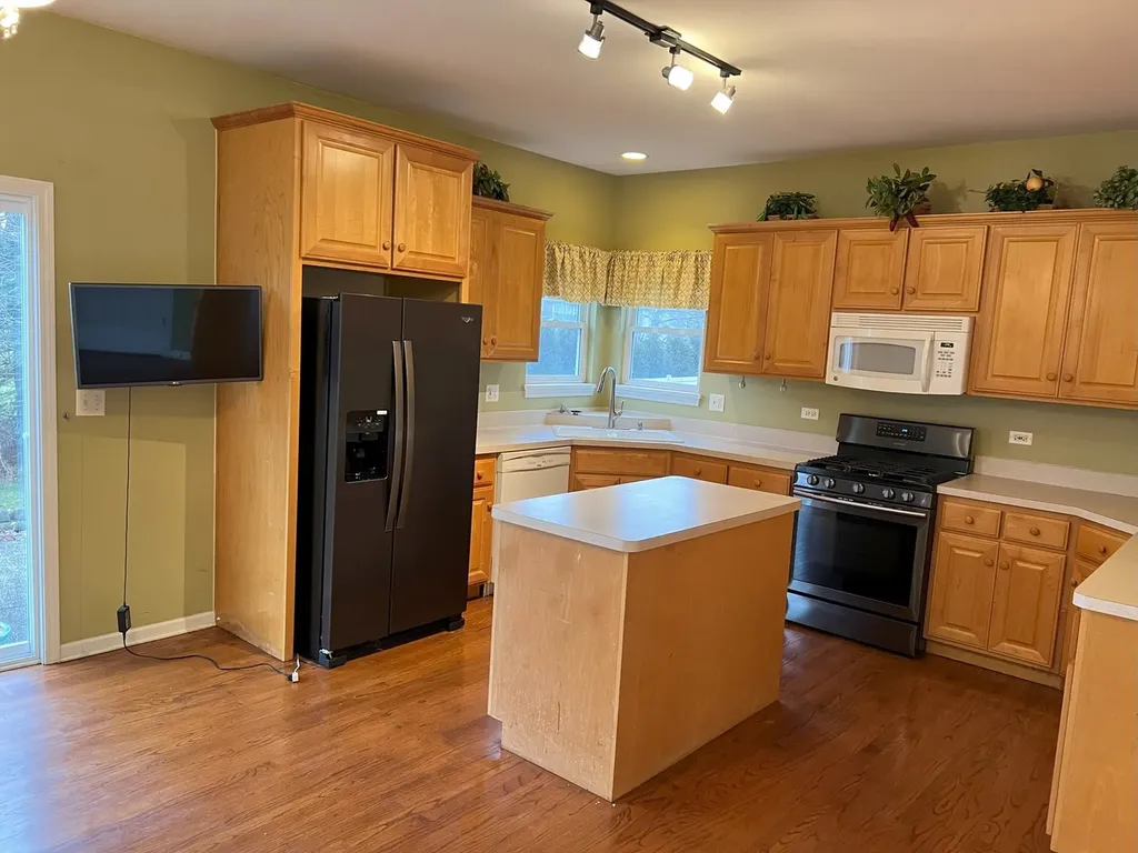 2034 Bunker Circle Naperville IL 60563