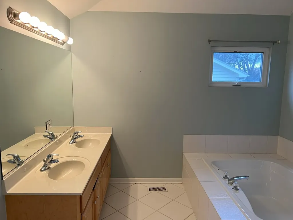 2034 Bunker Circle Naperville IL 60563