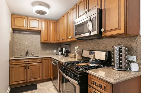 306 Johnson Street East Dundee IL 60118