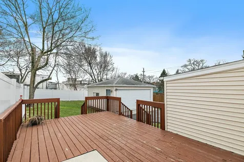 306 Johnson Street East Dundee IL 60118
