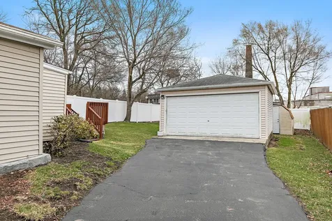306 Johnson Street East Dundee IL 60118