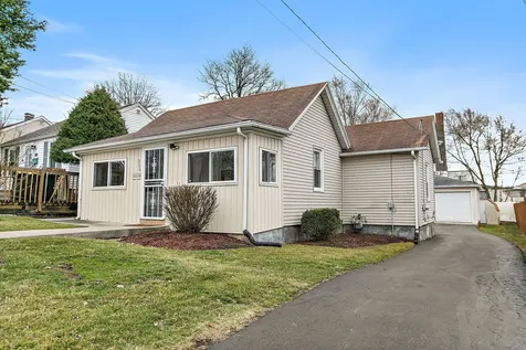 306 Johnson Street East Dundee IL 60118